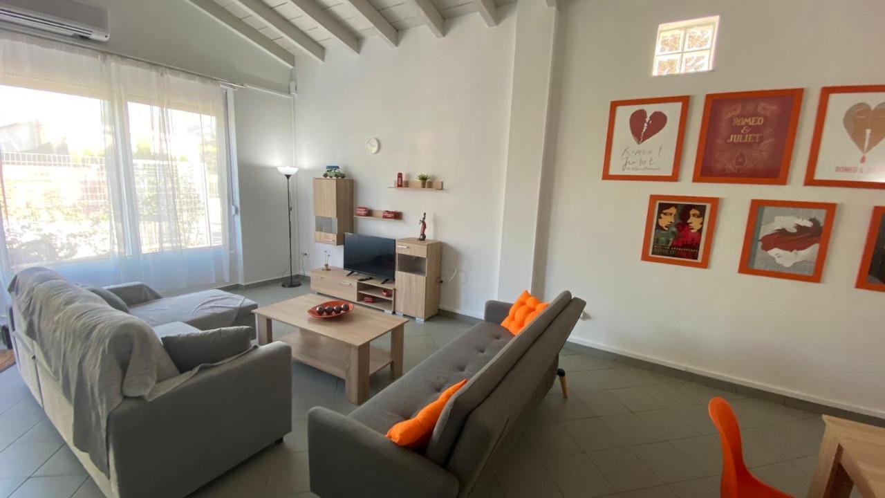 Appartamento Patras Romeο House Esterno foto