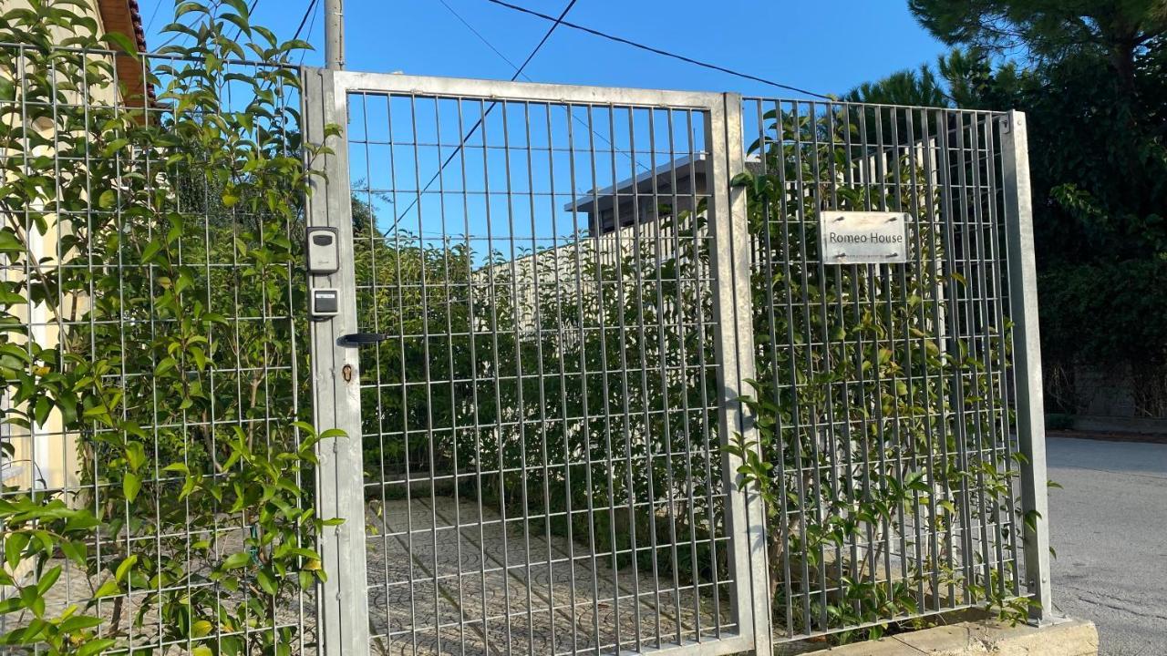 Appartamento Patras Romeο House Esterno foto