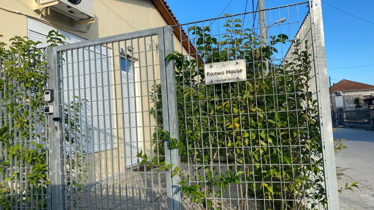 Appartamento Patras Romeο House Esterno foto