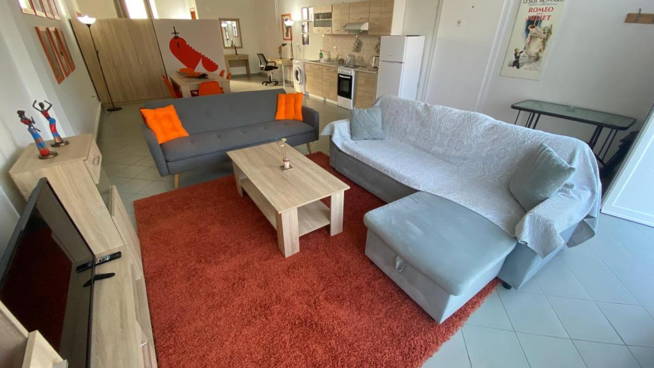 Appartamento Patras Romeο House Esterno foto